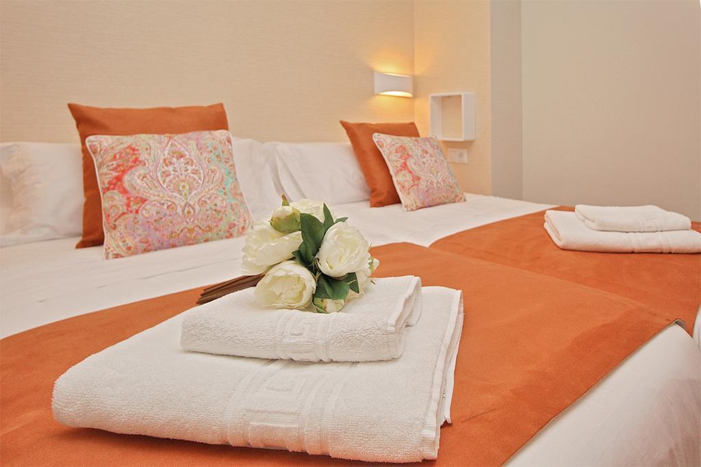 Apartamentos Malagueta Urban Beach Malaga Exterior photo