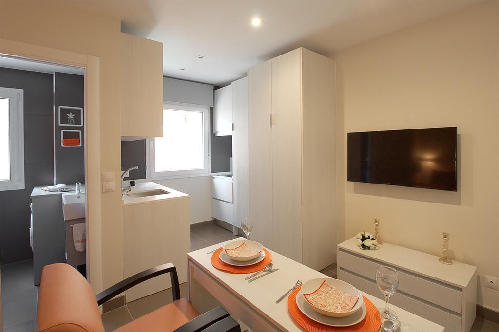 Apartamentos Malagueta Urban Beach Malaga Exterior photo