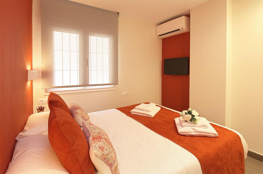 Apartamentos Malagueta Urban Beach Malaga Exterior photo