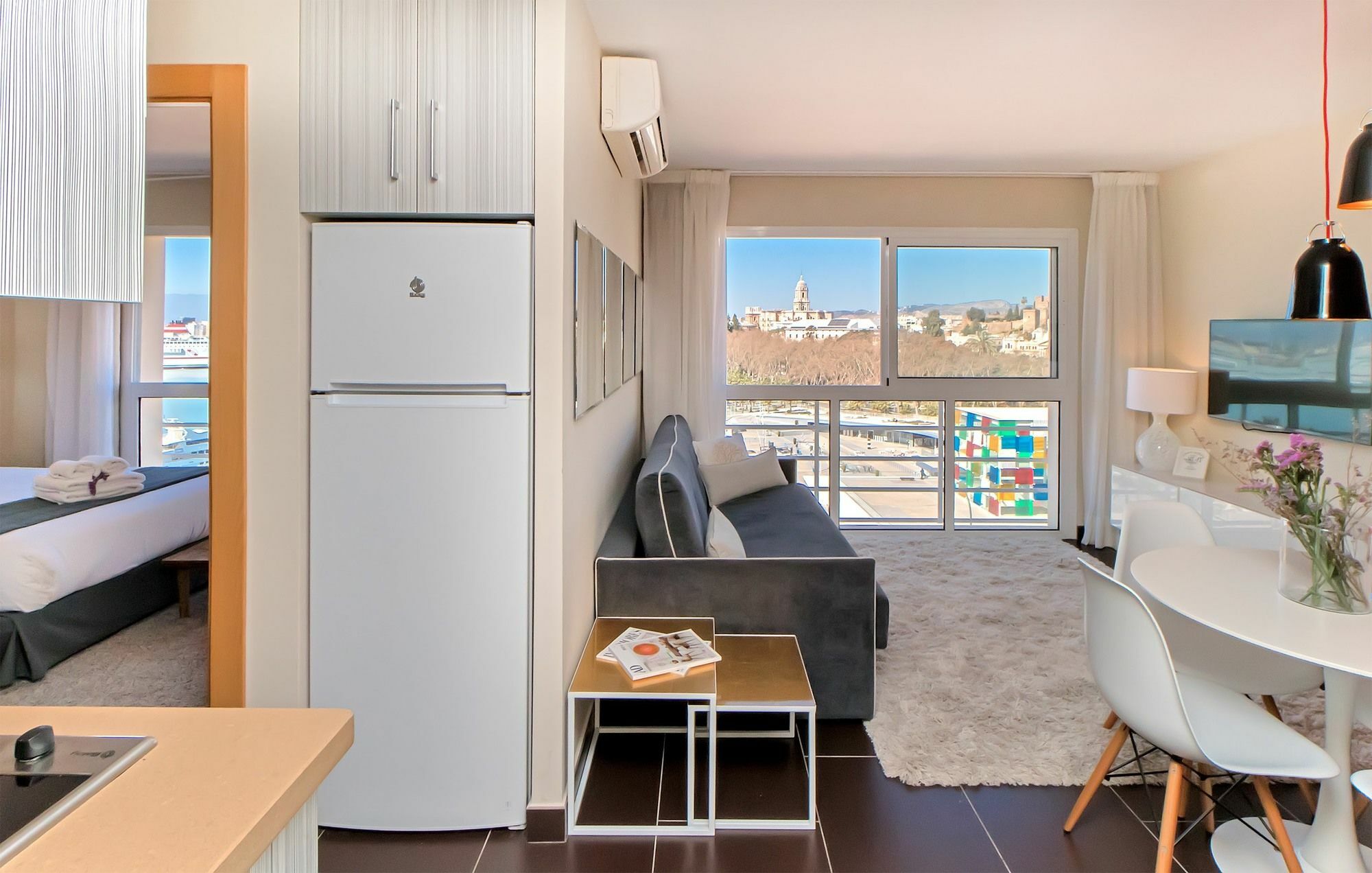 Apartamentos Malagueta Urban Beach Malaga Exterior photo